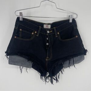 501 Original Womens cut off Shorts black button front Levi’s
